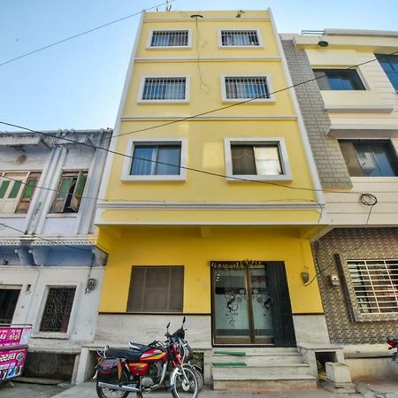 Hotel Vinayaka Nāthdwāra Buitenkant foto