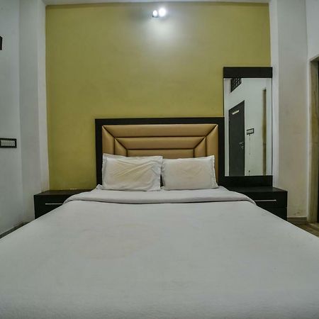 Hotel Vinayaka Nāthdwāra Buitenkant foto