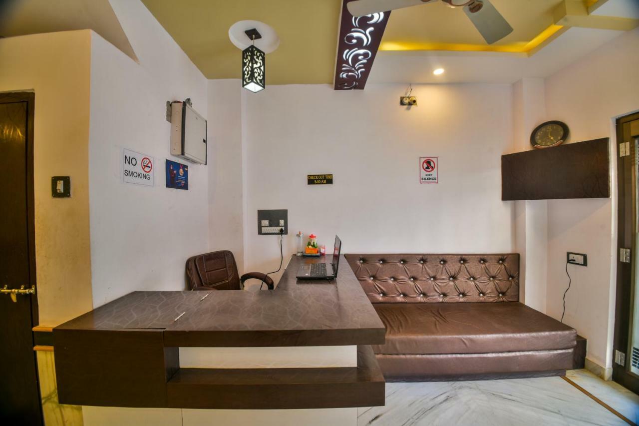 Hotel Vinayaka Nāthdwāra Buitenkant foto